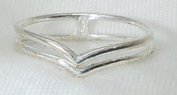 Vintage Sterling Silver Size 6 Lovely Ring ~ 1.17 Grams