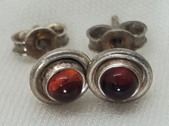 Vintage Sterling Silver Pair Of Earrings With Orange Stones ~ 1.21 Grams