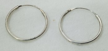 Vintage Sterling Silver Pair Of Hoop Earrings ~ 0.64 Grams