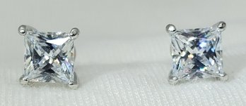 Vintages Sterling Silver Stunning CZ Earrings ~ 1.00 Grams