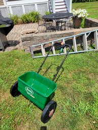 Scotts AccuGreen 300 Spreader. Tested And Working. - - - - - - - - - - - - - - - - - - - - Loc Under Deck