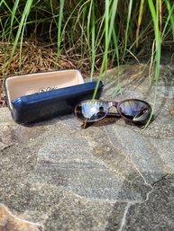 Maui Jim Classic Sunglasses . Sport Wrap.  With Case. - - - - - - - - - - - - - - - - - - - - - Loc Cab1