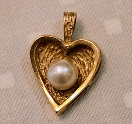 Petite 14k Sweetheart Nest Pendant With Single Pearl Accent