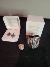 Women's Jewelry Group. Judith Jack New Earrings And 2 Silver Items. - - - - - - - - -- - - - - - - Loc: S1 Box