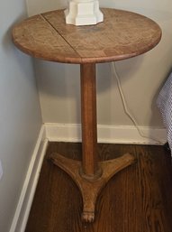 Vintage Rustic Antique Clawfoot Round Pedestal Side Table With Quilt Star Stencil Accent