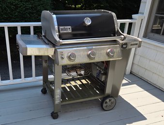 Weber Genesis II 3-burner BBQ Grill With Temperature Gauge & Propane Tank