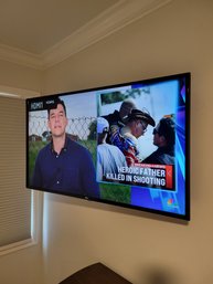 Lg 43' SMART LED T.v. ( Television ). Tested And Working With Remote