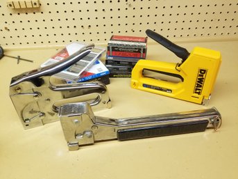 Staple Guns With Staples