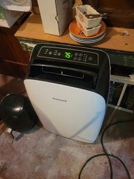 Honeywell 9,000 BTU Room Air Conditioner. Model HLO9CESWK. Tested And Working.