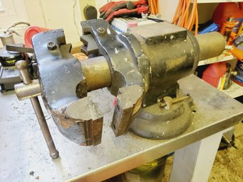 Vintage Heavy Duty Large Double Sided Vise With Pipe Vise