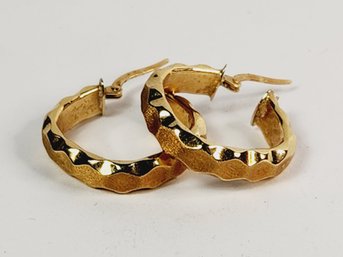 Beautiful 14k Yellow Gold  Hinged Hoop Earrings