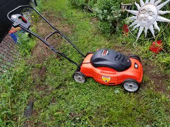 Black & Decker Electric Lawn Hog 18' Mulching Lawn Mower MM575 With 100ft Cord