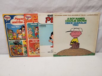 Four Vintage Vinyl LP Record Albums - Charlie Brown & Tinkerbell Records Pinnochio & Snow White (lot G)