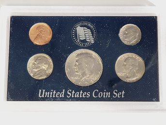 1972 Uncirculated United States  Mint  Set  5 Coins In Display Case