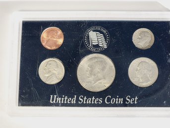 1984 Uncirculated United States  Mint  Set  5 Coins In Display Case