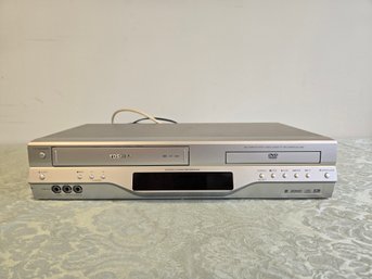 Toshiba DVD Video Player / Video Cassette Recorder SD-V393