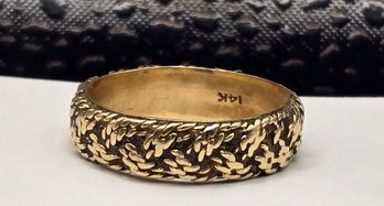 Pretty 14 Karat Gold Braided Wedding Band In Size 7.5