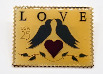 Lovebirds USA 25 Cents Enamel Souvenir Badge Event Lapel Pin