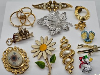 Lot Of 12 Vintage Assorted Pins & Brooches