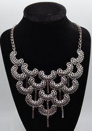 Vintage 1977 Sarah Coventry Charisma Statement Bib Choker