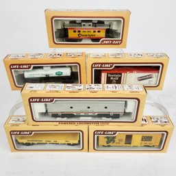 Life-Like Train Cars For HO Scale Railroad