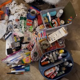 Large Lot Of Useful Art & Crafts Supplies- 50 Paints, A Dremel 7300, Plus A Little Sewing Help Too!     Basmt