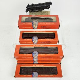 Lionel HO Scale Trains With Engine