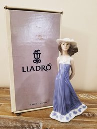 Lovely Vintage LlADRO' SUSAN' Porcelain Figurine #5644 (lot D)