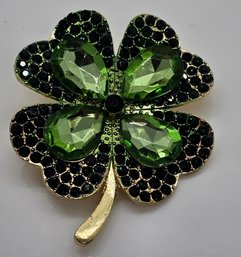 Pretty Shamrock Brooch