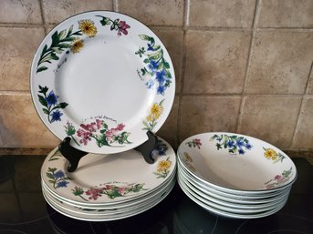 ONEIDA Majecticware Geranium Dinner Plates & Bowls