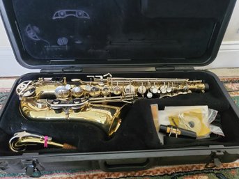 SELMER Bundy II Brass Alto Saxophone With Hardcase