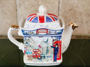 Sadler Collection Piccadilly Design London Porcelain Teapot With COA