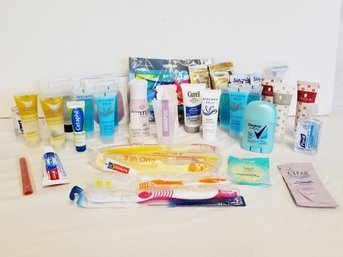 Large Selection Of Assorted Sample & Travel Size Toiletries For Hair And Body (lot 2)