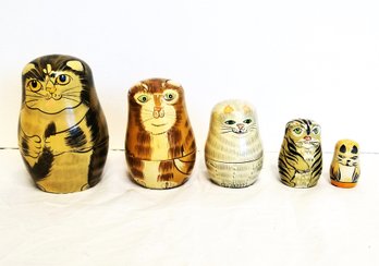 Adorable Set Of  Vintage Cat Wooden Nesting Dolls By Lillian Vernon