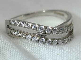 Vintage Sterling Silver Size 9 Gorgeous CZ Ring ~ 2.69 Grams