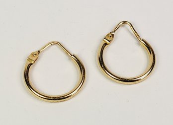 Vintage Small Classic 14k Yellow Gold Hoop Earrings