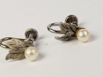 Vintage Sterling Silver Pearl And Leaf Screw Back Earrings