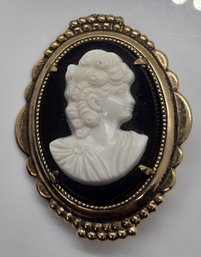 Vintage Cameo Brooch