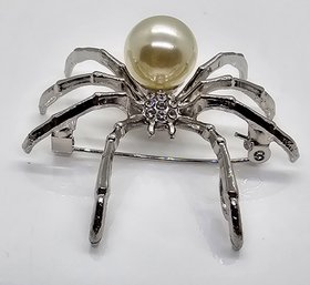 Really Cool Spider Brooch With Faux Pearl