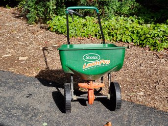 Scott's Lawnpro Spreader