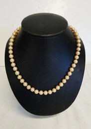 Vintage Elegant 20' Pearl Necklace With 14kt Gold Clasp