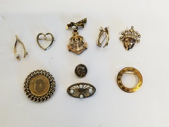 Lovely Set Of Vintage Various Size & Style Gold-tone Pins & Brooches