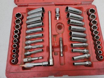 SNAP ON 1/4' SAE & Metric 6 Pt Socket Set In Storage Box - Missing Socket Wrench