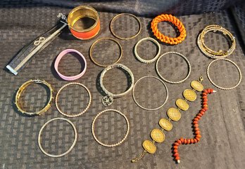 Lot Of 18 Wonderful Fashion Bracelets