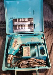 Makita 3/8' Cordless Drill 6010D With DC9100 Charger