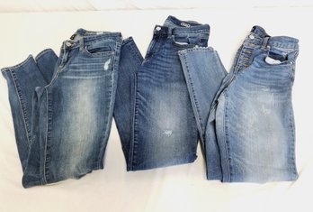 3 Pairs Of Denim Distressed Jeans By Scoop And The Gap Sizes 2 - 26 (lot D)