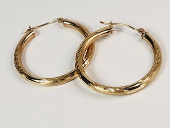 Pretty 14k Yellow Gold Detailed Hoop Earrings