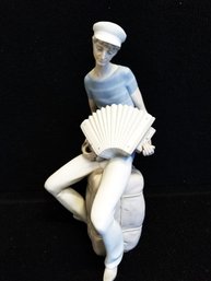 Vintage Lladro Porcelain Accordion Player Figurine #4606 With Matte Finish - No Box