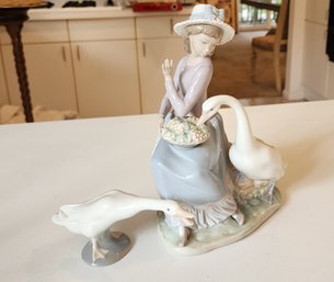 Vintage Lladro Spain Porcelain 'goose Trying To Eat' W/ Separate Single Goose Figurines