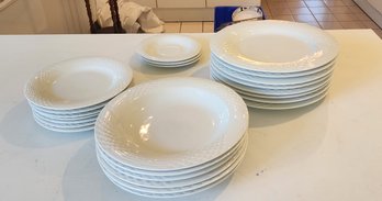 What You See Is What You Get Table Lot #13 ~ Misc Set Of China Pearl Solitaire Dinnerware Set